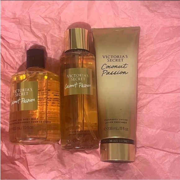 Victoria’s Secret Coconut Passion Mist Lotion Wash Set - Picture 1 of 1